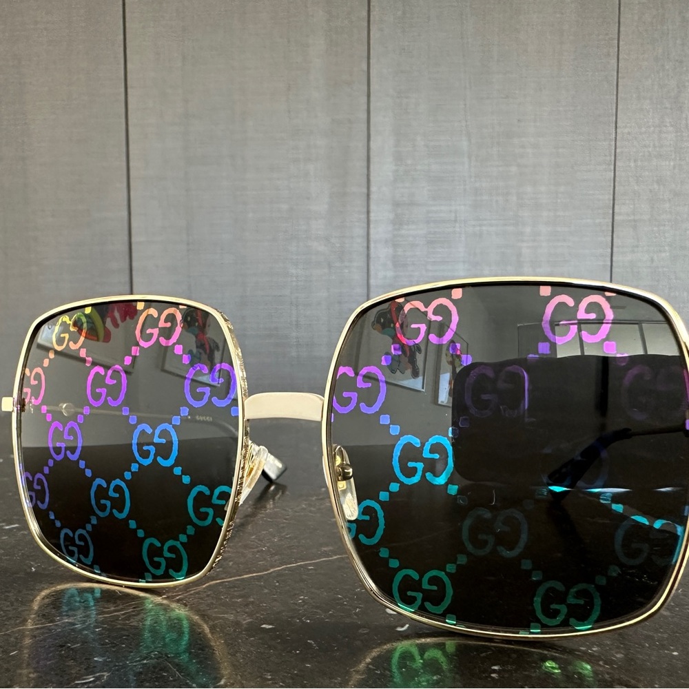 GUCCI OVERSIZED SQUARE FRAMED SUNGLASSES